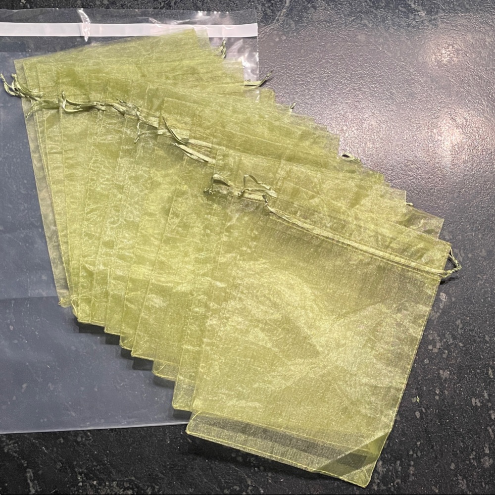 Fifteen Elegant Light Green Sheer 9" x 6" Gift Bags (NWOT)